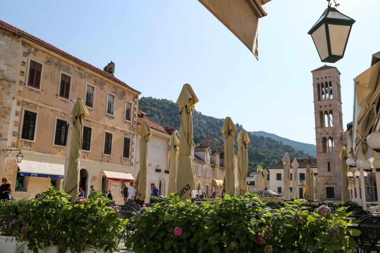 Hvar Piazza Apartment Hvar Town Exterior photo